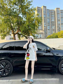 Mickey cam xuong T-shirt